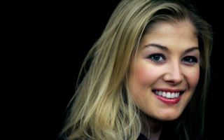Blonde woman smiling cellphone black - beautiful free wallpaper for desktop