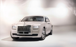 White rolls royce studio light 2 - a white backdrop free wallpaper