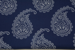 Blue white paisley pillow folded - a silk screen free wallpaper
