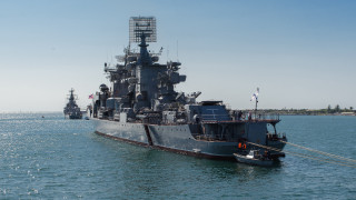 Battleship ocean boat tug floating - a boat in the ocean free wallpaper