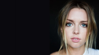 Woman blue eyes white shirt 8 - profile picture free wallpaper