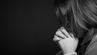 Prayer woman hands close blackwhite - woman free wallpaper