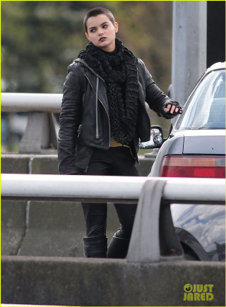 Woman black jacket scarf walking - attractive free wallpaper