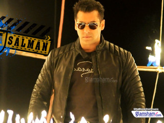 Man black jacket sunglasses cake - a cake free wallpaper