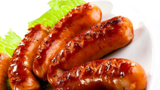 Hot dogs ketchup lettuce plate - hot free wallpaper
