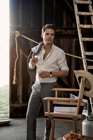 Man white shirt gray pants - a marble sculpture free wallpaper