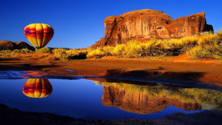Hot air balloon lake desert - a hot air balloon free wallpaper
