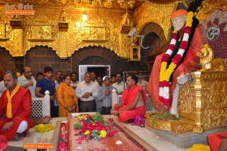 Temple statue bapu crowd boys - a crowd of people free wallpaper