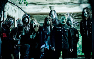 Makeup headdress group people room - dark art free wallpaper