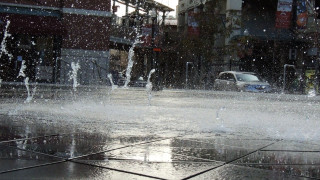 Car water street rain cityscape - a car free wallpaper