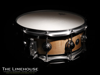 Close up drum black background - bauhau free wallpaper