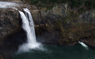 Waterfall side water body boat - twin peak free wallpaper
