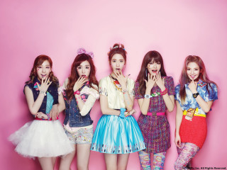 Girls pink wall hands mouths - magazine free wallpaper