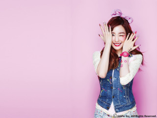 Woman bluejeanjacket pinkhair smiling handgesture - fanny mcian free wallpaper