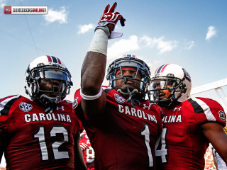 Football players field hands in 2 - their hands in free wallpaper