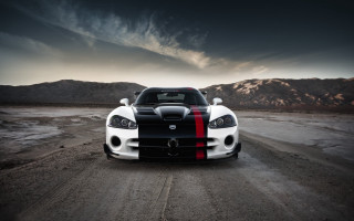 White sports car red stripe 8 - the desert free wallpaper