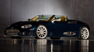 Blue sports car yellow top 2 - a blue sports car free wallpaper