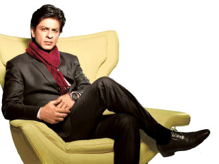 Man suit tie crossed legs - his leg free wallpaper