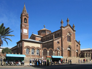 Large building clock tower crowd - art noveau free wallpaper