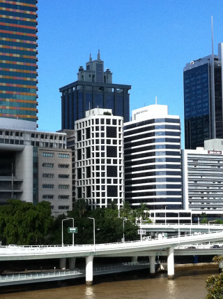 Bridge river city tall buildings - free city wallpaper