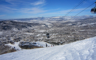 Ski lift snowy mountain valley - zenith view free wallpaper