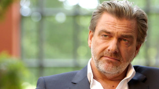 Man beard suit jacket serious 4 - eric de kolb free wallpaper