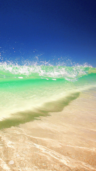 Surfing wave ocean sunny day - australian tonalism free wallpaper