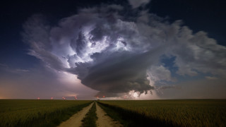 Storm cloud dirt road field - thunderstorm free wallpaper