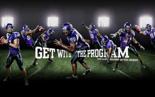 Football team pose dennis ashbaugh - a football player free wallpaper