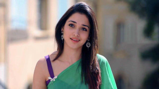 Woman green dress smiling purple - her neck free wallpaper