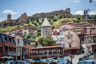 City castle hill cars parked - romanesque free wallpaper