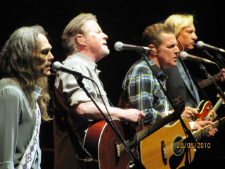 Group singing microphones guitars stage - elbridge ayer burbank free wallpaper