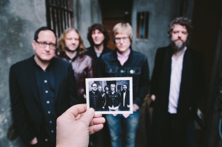Person holding picture band door - andrew boog faithfull free wallpaper