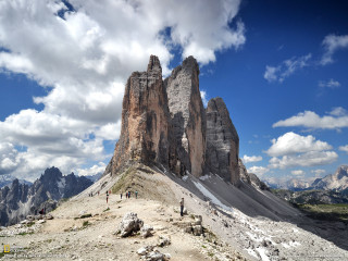 People mountain cloudy sky background - carlo carlone free wallpaper