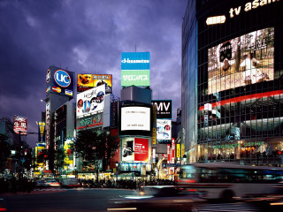 Busy city street night tall - a busy city street free wallpaper