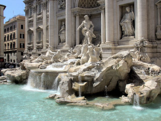 Fountain statues water city square - a city square free wallpaper