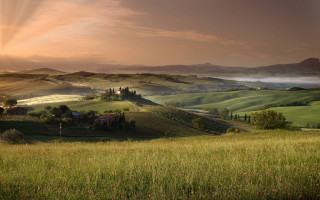 Green field house mountain clouds - the cloud free wallpaper