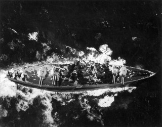 Boat people water smoke back - charles mozley free wallpaper