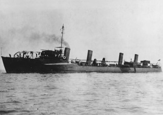 Large ship floating water boat 5 - rutkowski free wallpaper
