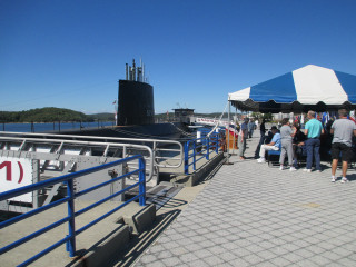 People pier boat tent submarine - carl walter liner free wallpaper