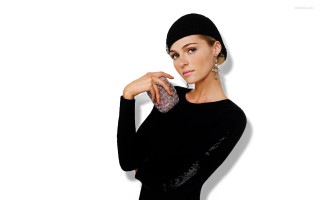 Woman black dress black hat - digital free wallpaper for desktop