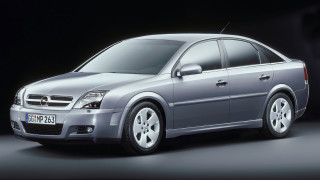 Silver car dark room black 2 - a silver car free wallpaper