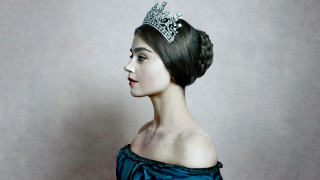 Woman tiara blue dress diamond - eva frankfurther free wallpaper