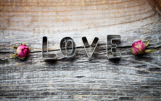 Love metal letters flowers wooden - a wooden surface free wallpaper