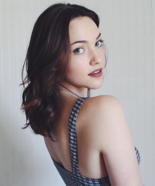 Woman tie posing white wall - alison geissler free wallpaper