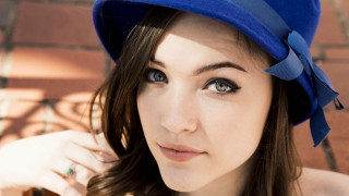 Woman blue hat blue dress - a blue hat free wallpaper