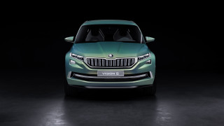 Green car dark room black 2 - a green car free wallpaper