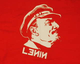 Red shirt man hat nine - bourgeoi free wallpaper