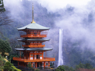 Tall pagoda waterfall fog background - the air above free wallpaper