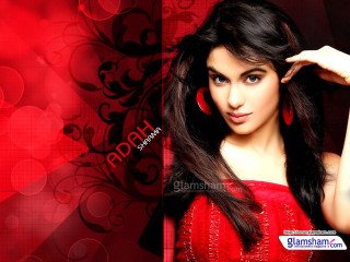 Red dress woman red background - aaa game free wallpaper
